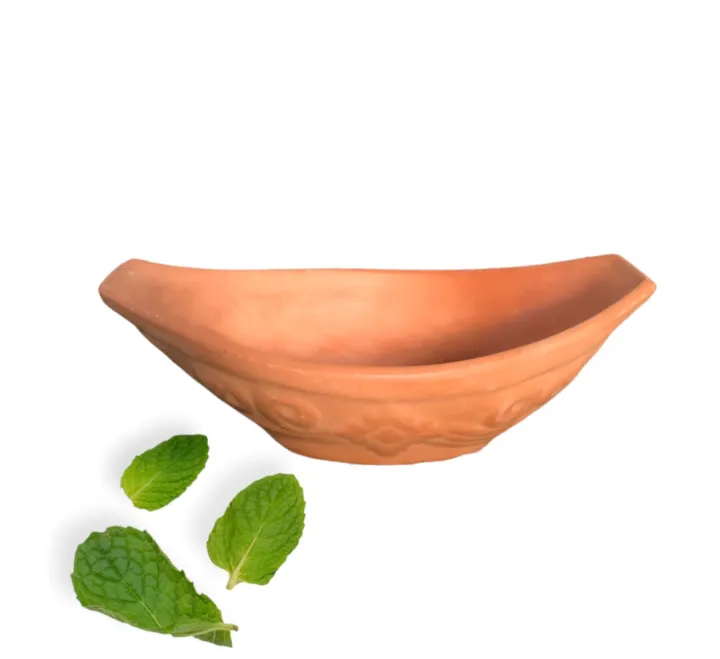 กระถางดินเผารูปเรือสำหรับแคคตัสจากสุโขทัย