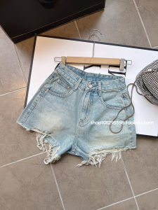 กางเกงขาสั้นผ้ายีนส์เอวสูง Burred สําหรับผู้หญิงที่มีซิปและการออกแบบขากว้างสไตล์สลิมมิ่งสีอ่อนเหมาะสําหรับฤดูใบไม้ผลิและฤดูร้อน