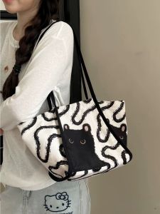 กระเป๋าสะพายข้างผู้หญิงแบบลำลอง ปี 2025 กระเป๋าสะพายข้างแบบสะพายไหล่เดียว กระเป๋าถือทรงถัง เรียบง่าย สัมผัสหรูหรา สำหรับเดินทาง