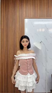 Set Trễ Vai Dập Li Bèo Đính Nơ + Chân Váy 4 Tầng Màu Trắng Dáng Xoè Có Quần Trong QUYN.133