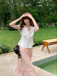 NIHAOKANONG | Áo Blouse Ôm Body Cổ V Tay Bồng Ren