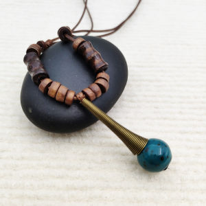 โซ่จี้สร้อยคอไม้ลูกปัดนำโชคเซรามิกสีฟ้า C014สำหรับผู้หญิงทำมือทำจากเสื้อกันหนาวแบบถักอบสดใหม่