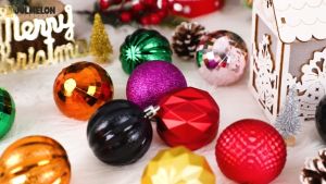12pcs/Box Christmas Balls Ornaments 60mm Shatterproof Assorted Christmas Hanging Ball Glitter Xmas Tree Ball Decoration For Birthday Christmas Halloween Party Decoration Balls
