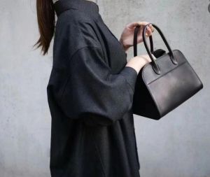 Dongjie Top Layer Cowhide Leather Large Capacity Suede Tote Bag Single Shoulder Bag Casual Simple Style Magnetic Buckle Closure