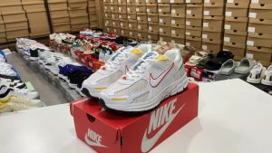 รองเท้าผ้าใบ Snaeker-2023 สีขาว รองเท้าผู้หญิงผู้ชาย - รองเท้ารุ่นใหม่