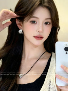 Retro Hong Kong Style Heavy Metal Hollow Circle Earrings Womens Fashion Jewelry Elegant Sensation Ear Decorations