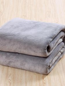 Thick Coral Fleece Blanket: A Modern Nap Cover for Adults