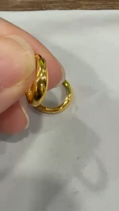 Poh Heng Jewellery 22K Huggie Earrings in Yellow Gold[Price By Weight]