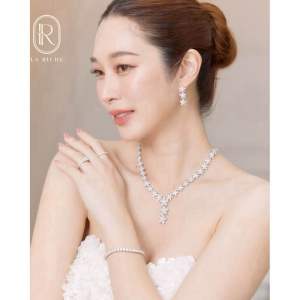 Aureline necklace สร้อย Brilliant Stone อัญมณีคุณภาพสูงเทียบเท่าเพชรแท้ (ไม่ใช่CZ)ตัวเรือนเงินแท้ พร้อมใบ Warranty card