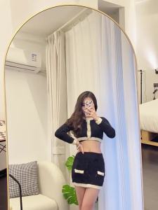 Trendy Home Floor Length Wall-Mounted Mirror