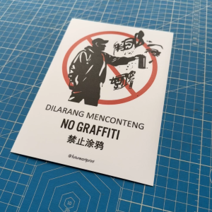 No Graffiti. Dilarang Menconteng. 禁止涂鸦. Premium Sticker Prohibition Sign. Prohibited Notice Signage. Laminated Waterproof Scratch Resistant. Suitable for Indoor and Outdoor. Retro Special Unique Exclusive Design.