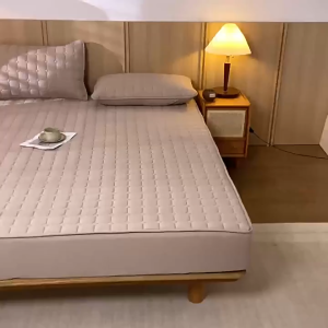 100% Waterproof Mattress Cover Quilted Cotton Mattress Pad Protector Garterized Design Bedsheet