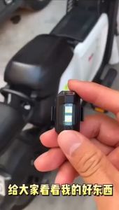 [1 Pcs] Lampu Strobo LED Sepeda Motor Lampu LED Strobo Dapat Diisi Ulang Lampu Peringatan Anti-tabrakan Sepeda Motor