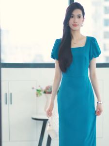 Đầm cổ vuông tay ngắn phồng màu xanh trơn dáng ôm bút chì dành cho nữ
