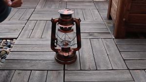 Portable Retro Kerosene Lamp Outdoor Camping Kerosene Lantern Interior Garden Decorative Lamp