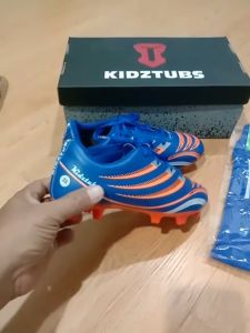 KIDZTUBS Sepatu Bola Anak Paket Komplit Sepatu Bola Tas Skin Deker Kaos Kaki Usia 6-10 Tahun Size 28 29 30 31 32 33 34 35 36 37 KDZ1209122224