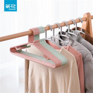 Thickened Adult Clothes Hanger 46cm No Trace Outdoor Wardrobe Coat Rack Home Use Tea Flower Plastic Clothes Hanger