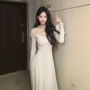 CHANGTONG | French Style Lace Stitched Knit Dress Waisted