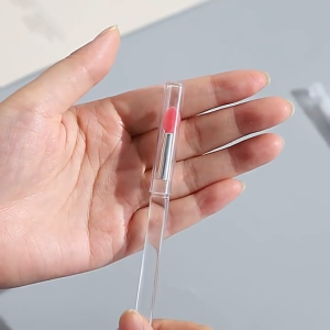 Cọ Môi Silicon Mềm Có Nắp Đậy Thiết Kế Bỏ Túi Tiện Lợi Dụng Cụ Tô Son Môi Thân Nhựa Trong Suốt Đầu Cọ Silicon Dễ Dùng