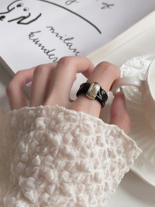 French Vintage Enameled Drip Glaze Black Gold Ring Womens Simple Band Ring Fashionable Versatile Couple Rings Alloy Plated
