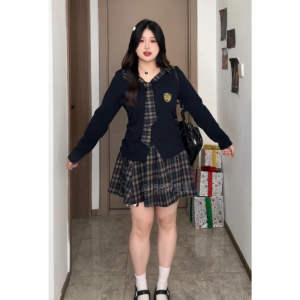ชุดสองชิ้นสไตล์อเมริกันย้อนยุคขนาดใหญ่สำหรับผู้หญิงในฤดูใบไม้ร่วงและฤดูหนาว กระโปรงสั้นลายสก็อต ชุดทำงาน ชุดแฟชั่น