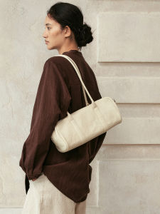AVALEA | Top Grain Vegetable Tanned Leather Bowling Bag Medium