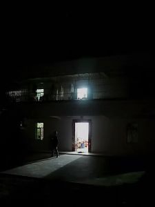 Đèn Năng Lượng Mặt Trời Hình UFO Tròn Siêu Sáng 60.000.000LM Tích Hợp Cảm Biến Chuyển Động Chống Nước IP65 Dùng Ngoài Trời Cho Sân Vườn Nhà Để Xe Hiên Nhà Sân Nhà
