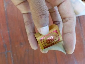 Andarun kitab kecil tinta merah