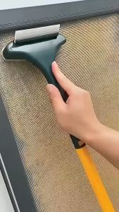 แปรงล้างมุ้งลวด 2 in 1 แปรงทำความสะอาด ไม้เช็ดกระจก ไม้รีดน้ำ ชุดที่ทำความสะอาดหน้า พร้อมกันเข้าชุมชน