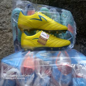 sepatu bola junior ortuseight dan speck model terbaru free kaos kaki & deker