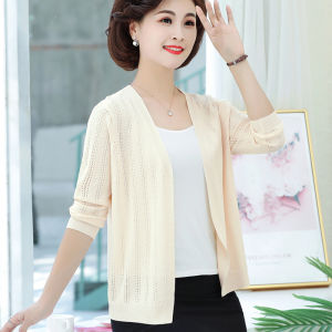 Summer Ice Silk Knitted Short Thin Womens Outerwear Cardigan V-Neck Long Sleeve Air Conditioning Shirt Coat Mom Style Fashion