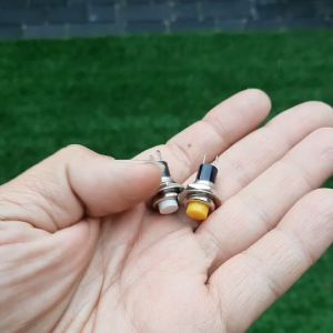 ปุ่มกดขาวเหลือง สำหรับตั้งค่าตู้น้ำมันหยอดเหรียญ ของแท้ 1คู่