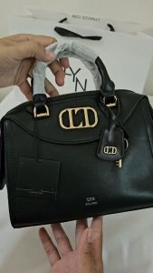 กระเป๋าทรงหมอน LYN คอบเล็คชั่น 6 สีทรงหมอน จัม่นโบ สินค้าในไทย สายสะพาย พร้อมส่ง