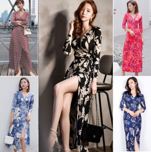 ชุดเดรสยาวรัดเอวเข้ารูปผูกสายลายดอกไม้เล็กๆใส่ช่วงวันหยุดซานย่าชุดเดรสคอวีแหวกข้างเรียบหรูเดรสผ้าพันแขนยาวลากพื้น