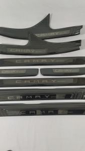 Ốp Bậc Cửa Nẹp Bước Chân Trong Ngoài Xe Toyota Camry 2023-2019 Chất Liệu Titan Cao Cấp Chữ Bóng Camry