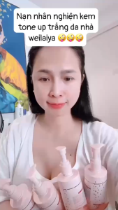 Kem body trắng da dưỡng thể trắng da WEILAIYA không bết dính không lộ vân kem duy trì độ ẩm cho da chai 200ml