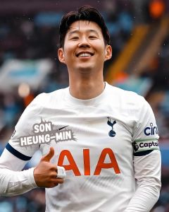 เสื้อยืดแขนสั้นแบบแห้งเร็วพิมพ์ลายลายเซ็นเสื้อฟุตบอลระบายอากาศได้ดีในฤดูร้อนเสื้อสไตล์ท็อตแนมลูกชายรุ่นผู้เล่นที่มีการใช้งานตรงกับของขวัญสำหรับแฟน