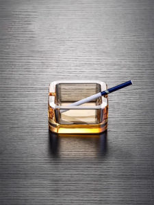 Ashtray Túi Đựng Thuốc Lá Bằng Thủy Tinh Sáng Tạo Cho Phòng Khách Văn Phòng Phong Cách Bắc Âu Nhỏ Trong Suốt Pha Lê Quà Tặng Sáng Tạo