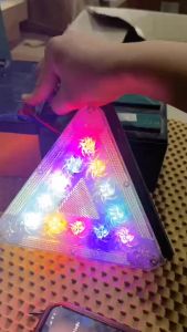 1 Led phong tam giác 18x18 cho xe ô tô