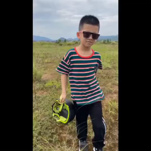 Kids Mini Motorcycle 49 cc Simulation Motorbike Toy Model Ride on Children Gift Car Automobile Safety Shock Absorber Run on Gasoline