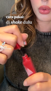 OMG OH MY GLAM Colorlast Lip Vinyl 2.5 g - Transferproof Gloss - Longlasting Stain - Intense Color