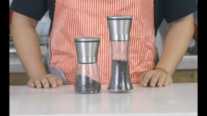 Lọ Xay Tiêu Muối Ớt Xay Gia Vị Cầm Tay - 2 Lựa Chọn Cao Cấp Nắp INOX Chống Han Gỉ & Nắp Nhựa Đẹp