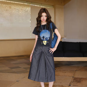 Design Stylish Unique Letter Print Diamond Embroidered T-Shirt