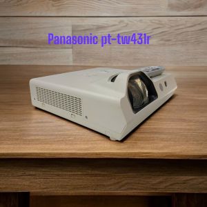 Máy chiếu tầm gần Panasonic PT-TW341.đo sáng 3200lm.bóng chiếu mới dùng hơn 255h