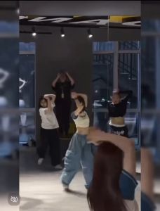 ใหม่/4097#-กางเกงคาร์โก้ผู้หญิง กางเกงเอวสูง กางเกงสไตล์เกาหลี เอวยืดยาง กระเป๋าสองข้าง กางเกงขายาว