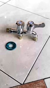 Keran Dobel Cabang & Kran Stainless: Pilihan Terbaik untuk Kamar Mandi