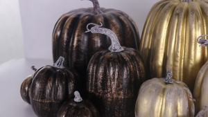 Thanksgiving Artificial Pumpkins Sets Assorted Big and Small Pumpkins Fake Pumpkins Farmhouse Fall Harvest Table Halloween Decor