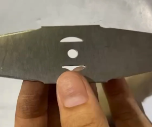 แพ็ค 100 ชิ้น ใบมีดตัดหญ้า 15cm ใบมีดเหล็ก สำหรับเครื่องตัดหญ้าไฟฟ้า ใช้ตัดหญ้าและกิ่งเล็ก