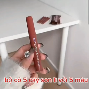 1 Túi có 5 cây son lì MAGIC CASA với 5 màu khác nhau giá rẻ siêu tiết kiệm cho chị em đạp gió
