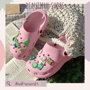 รองเท้าแฟชั่นหัวโต พื้นเรียบๆไม่เสริมส้น งานจริงรุ่นนี้พื้นนิ่มใส่สบายมาก แถมฟรีตัวติดการ์นตูนขวัญใจวัยเด็ก สาวๆไม่ควรพลาด